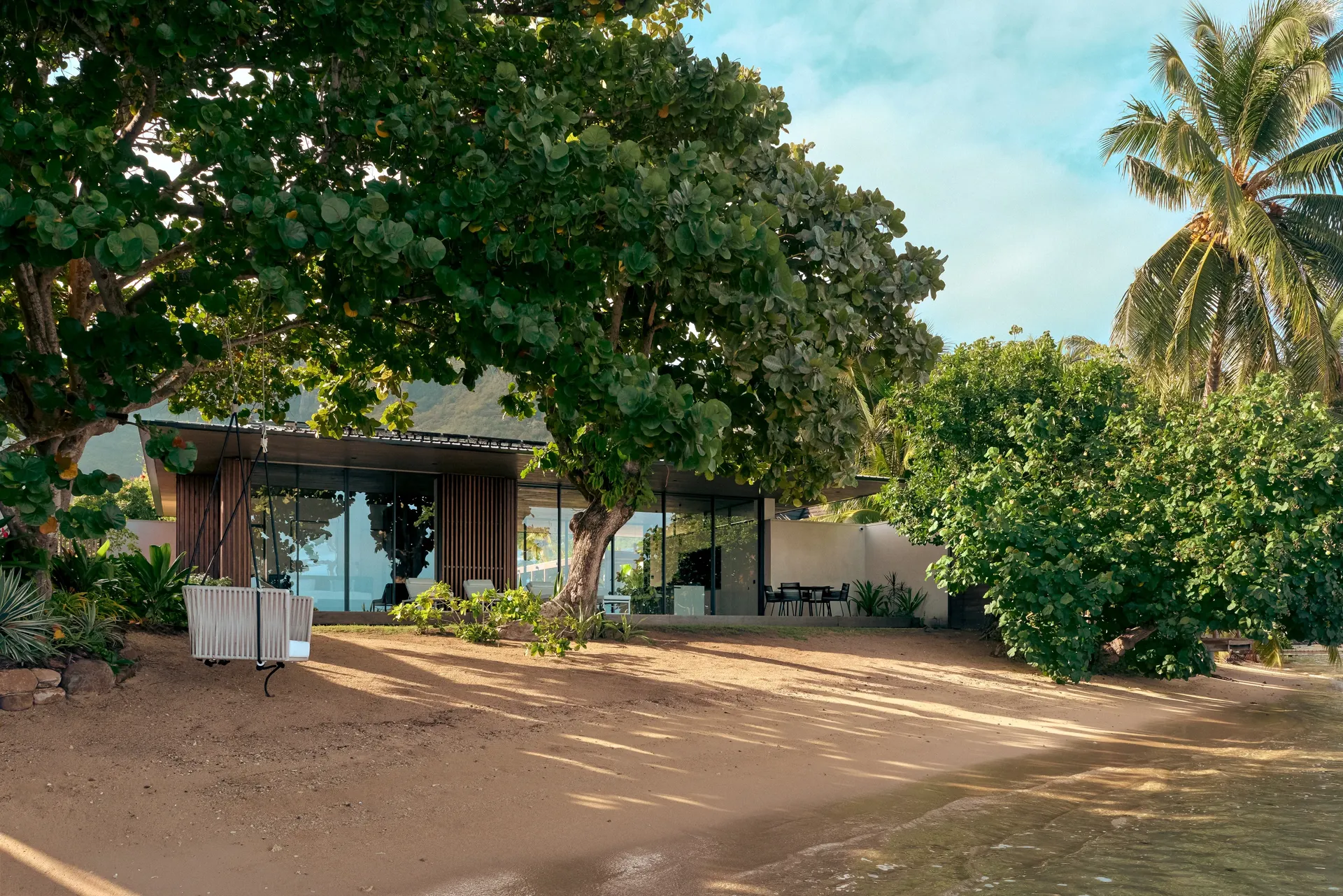 Oro Paraoa EXP Beach 02 Guy Montagu Pollock