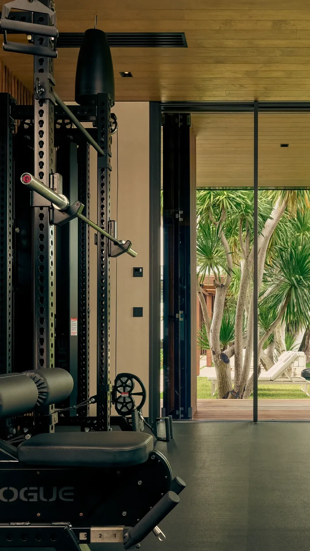 Oro Paraoa SPA Gym 01 Guy Montagu Pollock mobile header