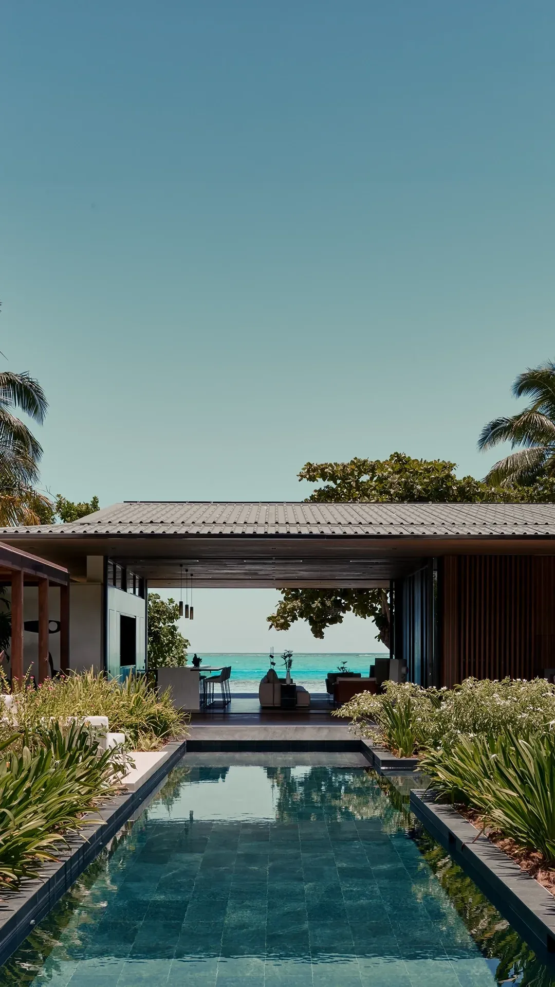 Oro Paraoa SPA homepage 01 Guy Montagu Pollock mobile header