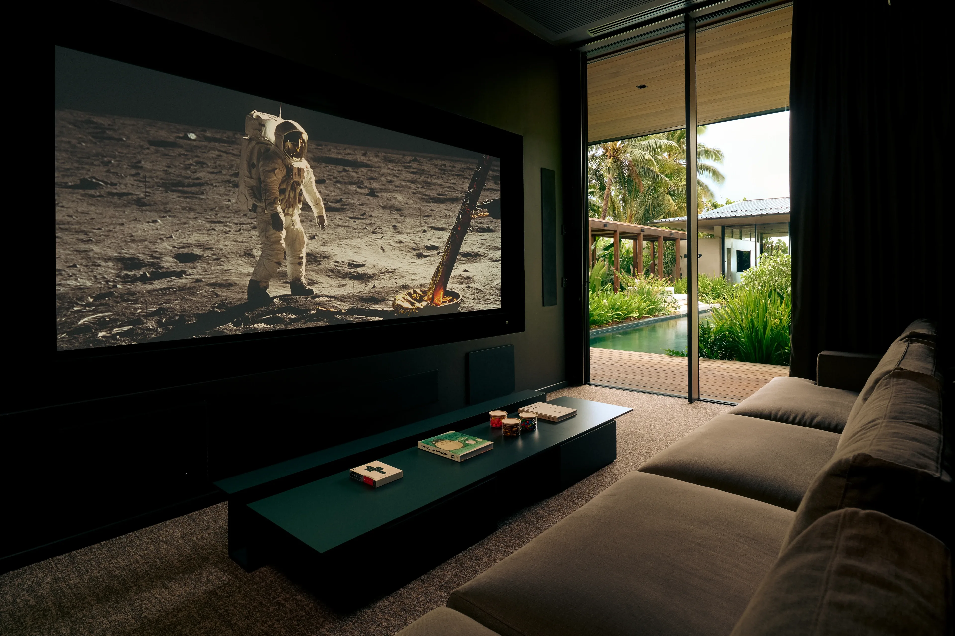 Oro Paraoa SPA Cinema 01 Guy Montagu Pollock